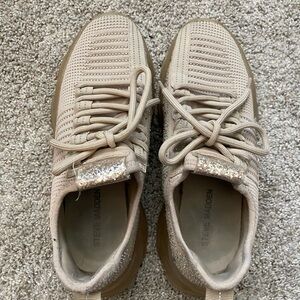 Steve Madden Beige Maxima Sneakers